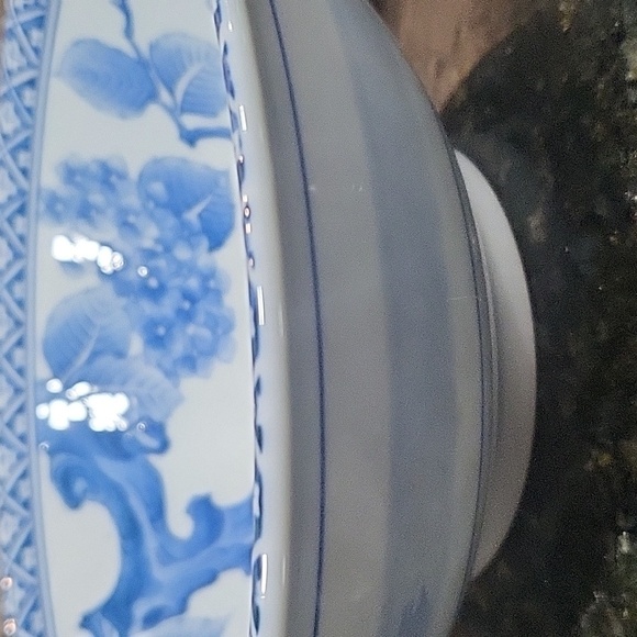 Blue & White Porcelain Bowl 8" Japanese Floral Hydrangeas - Picture 4 of 6